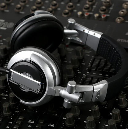 Professional Studio Recording Equipment Bundle X5 Digital Mixer Soundcard Mic Headphone Monitor Speaker for Streaming Singing